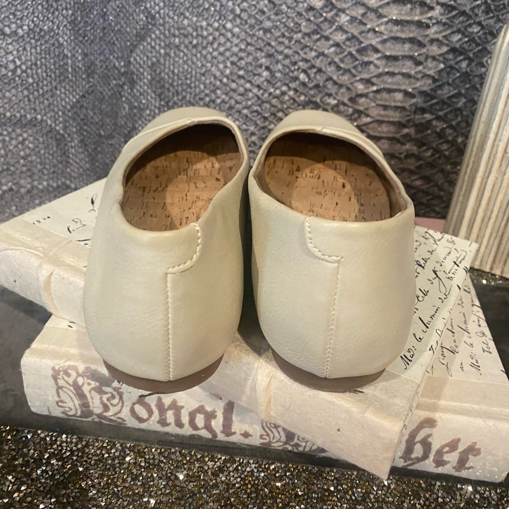 Korks by Kork Ease Off White Beige Penelope Flats 7.5.  WORN ONCE - Picture 7 of 9